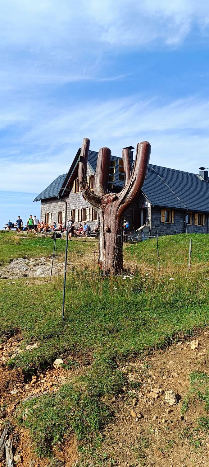 Krekova koča na Ratitovcu main photo