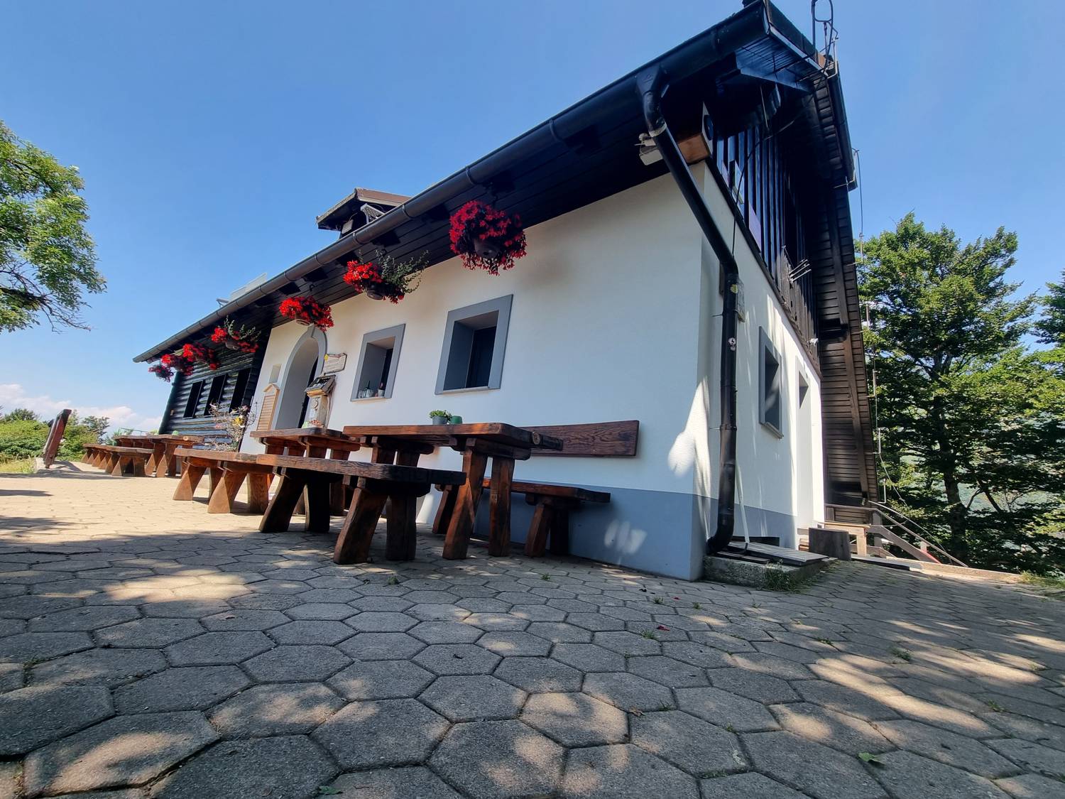 Planinska koča Iskra na Jakobu main photo