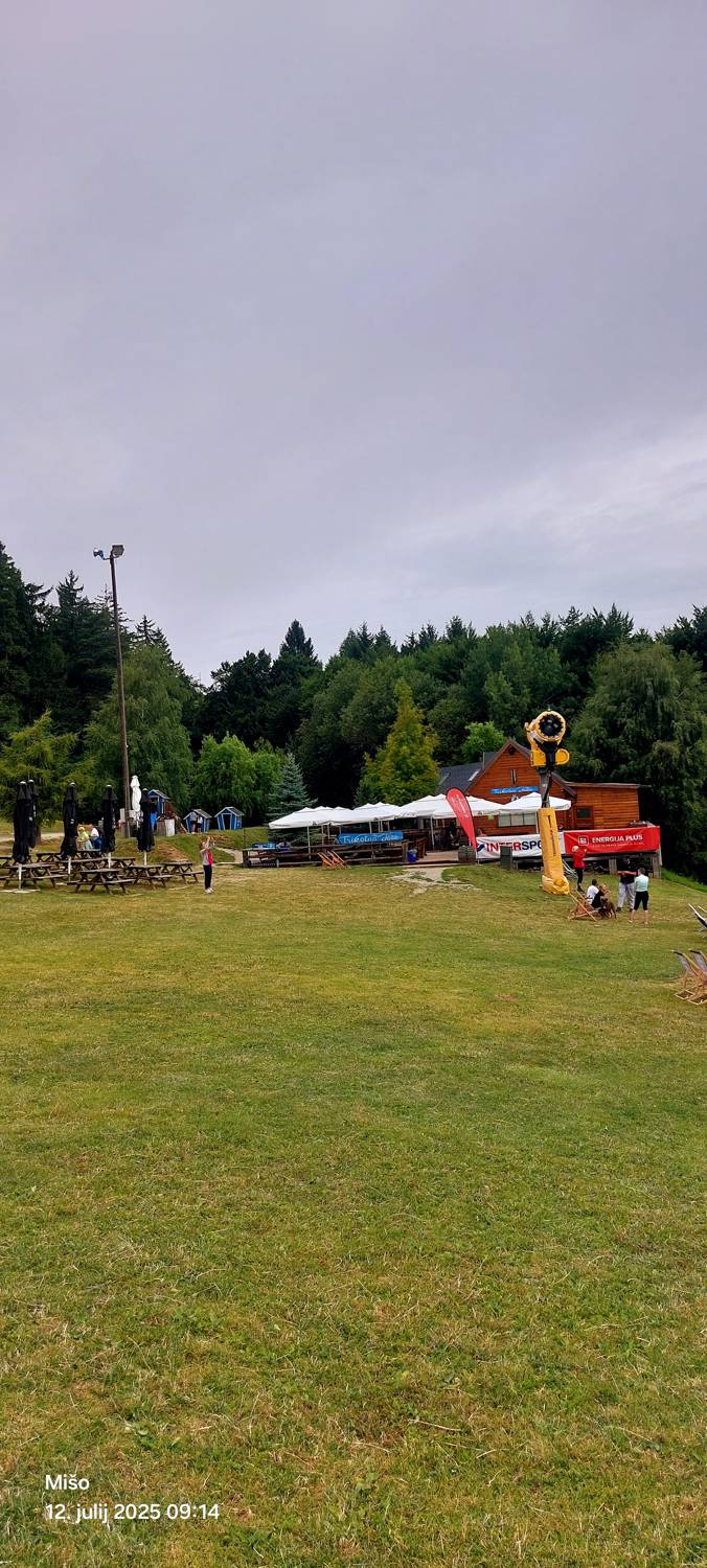 Koča Trikotna jasa na Pohorju main photo