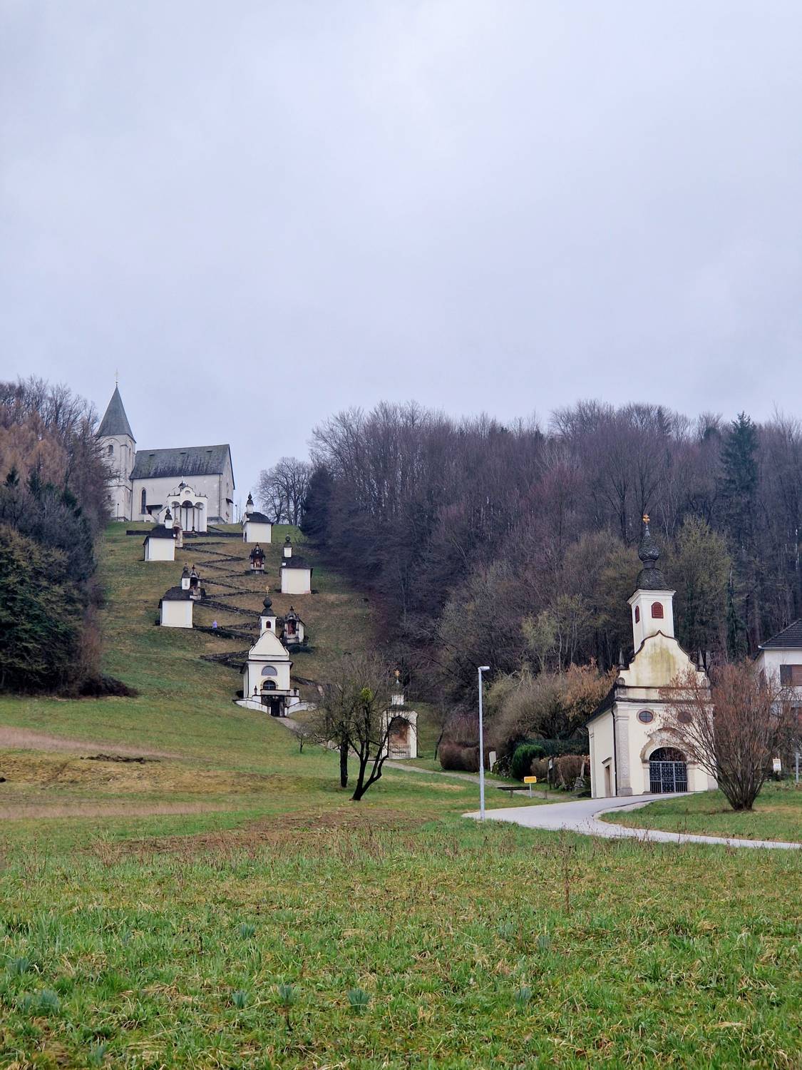 Kalvarija s cerkvijo sv. Roka main photo