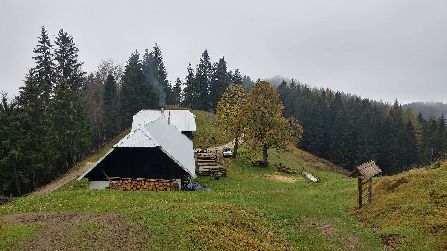 Tomčeva koča na Poljški planini main photo