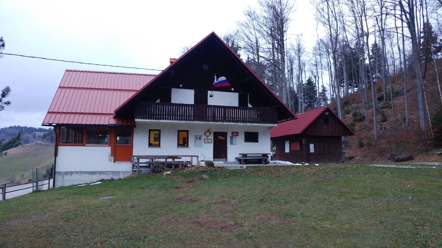 Sovodenj - Koča na Ermanovcu - main photo