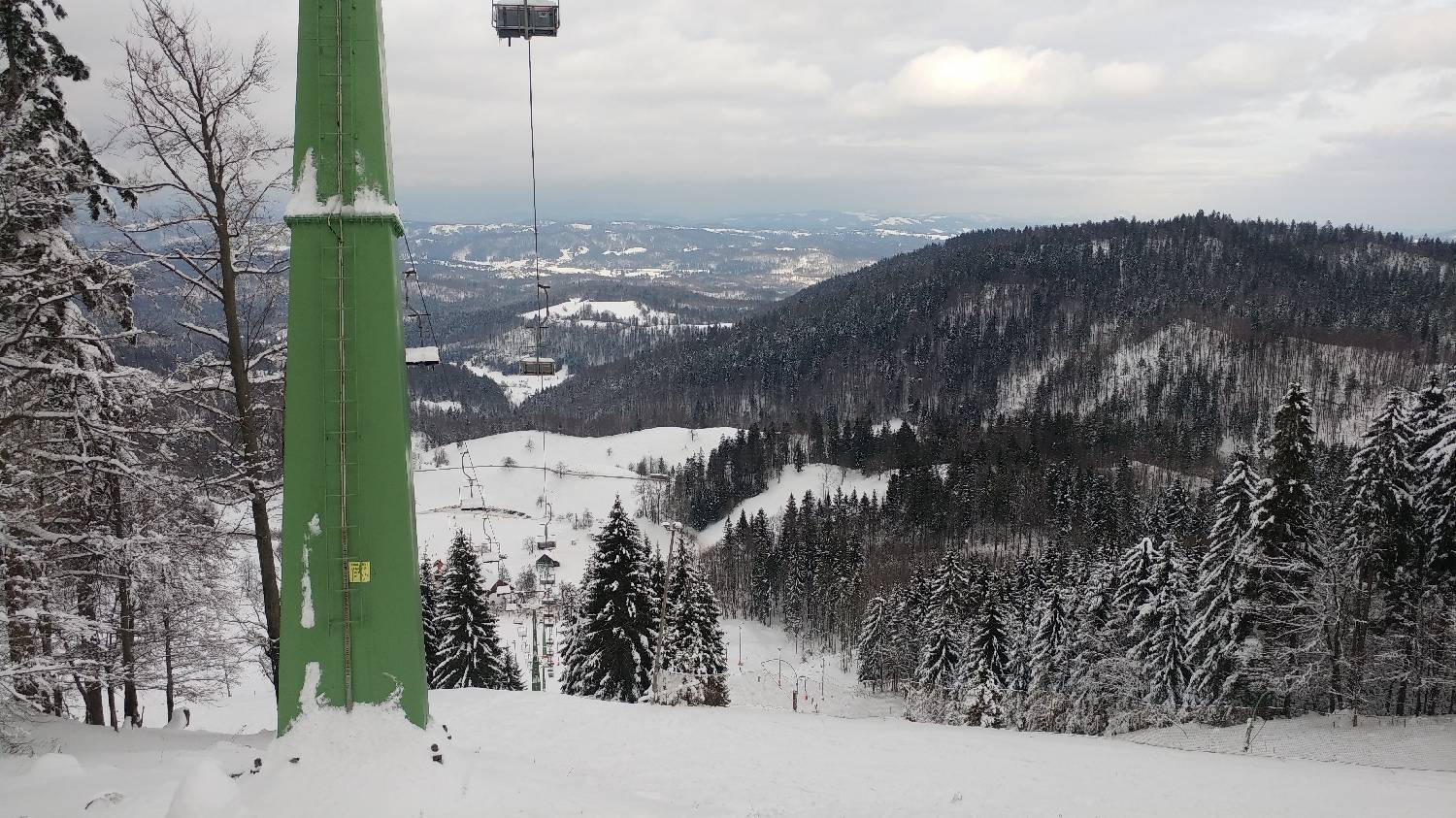 Lome - Pirnatova koča na Javorniku slika 10