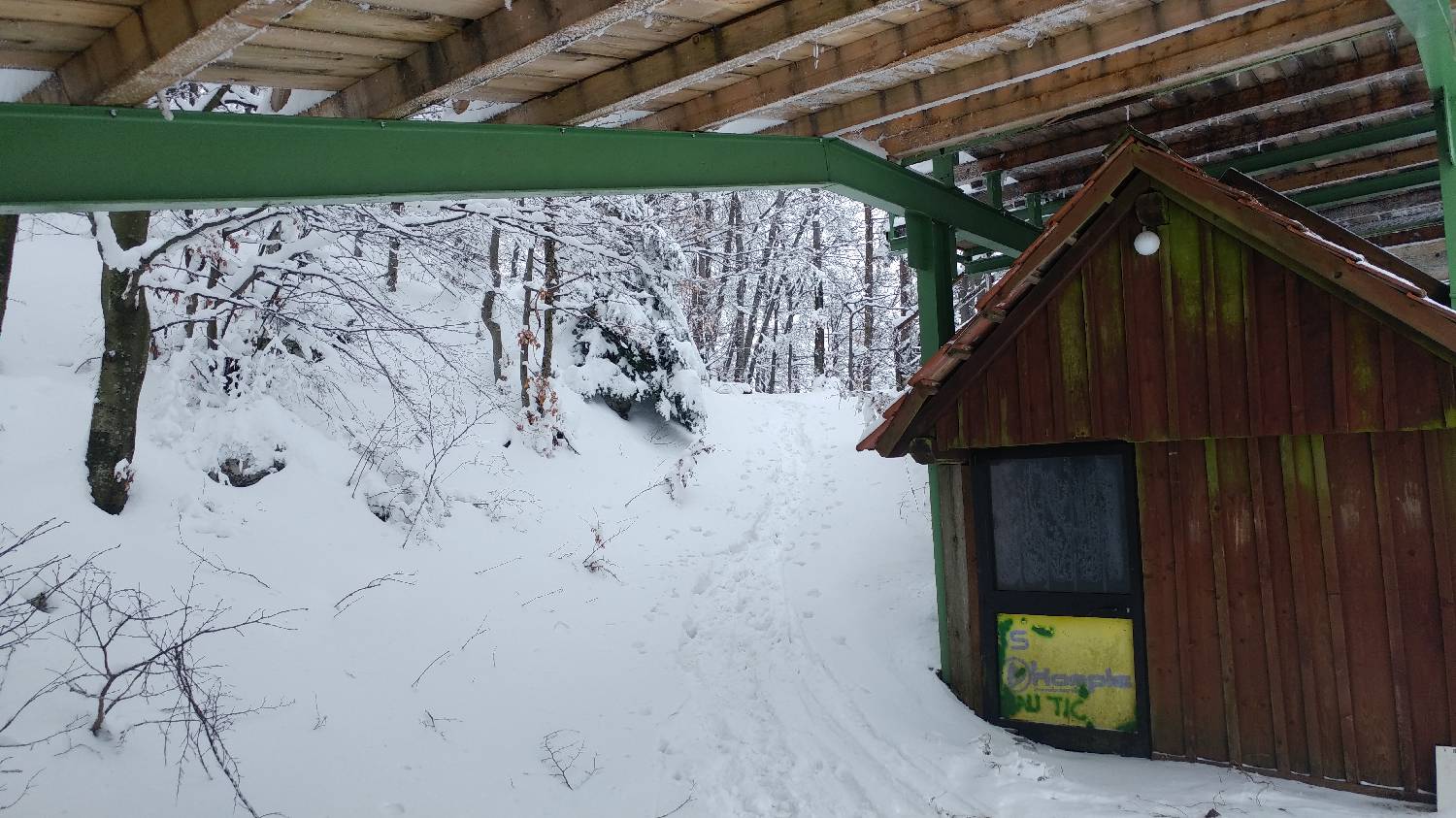 Lome - Pirnatova koča na Javorniku slika 14