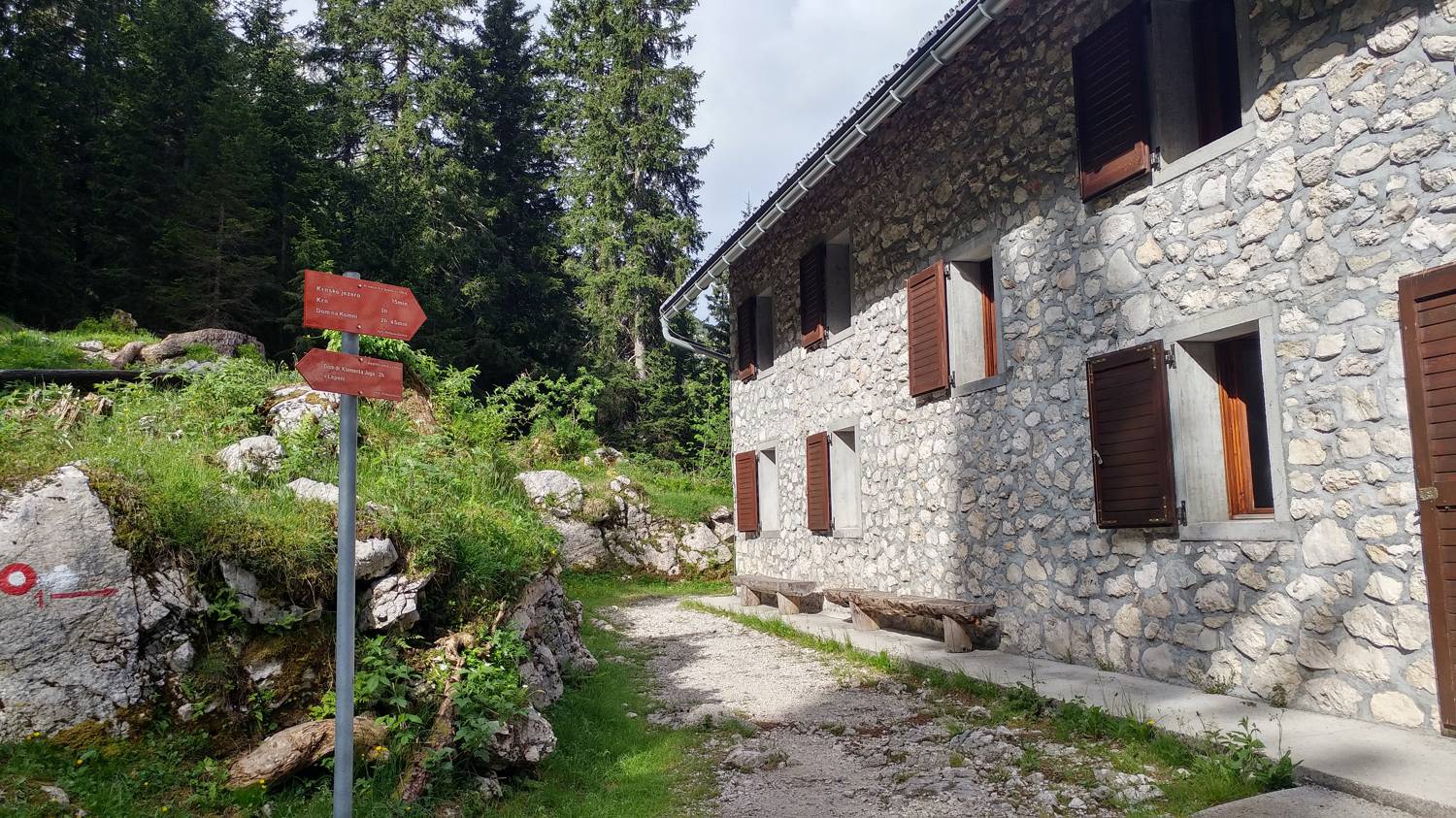 Dom v Lepeni - Dom pri Krnskih jezerih slika 37