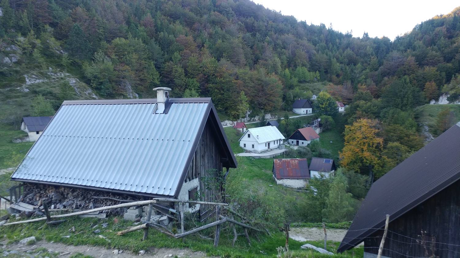 Koča na planini Stador - Planina Lom slika 8