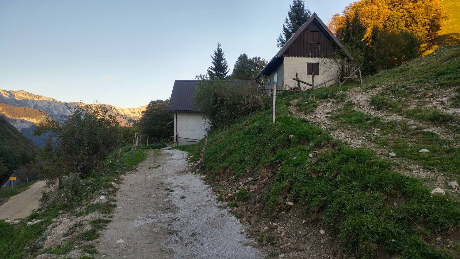 Koča na planini Stador - Planina Lom slika 7
