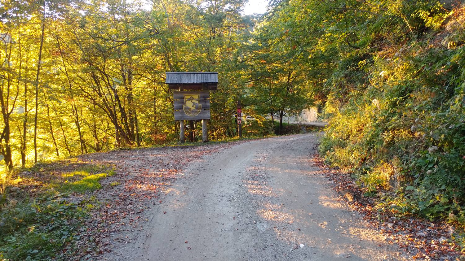 Koča na planini Stador - Planina Lom slika 5
