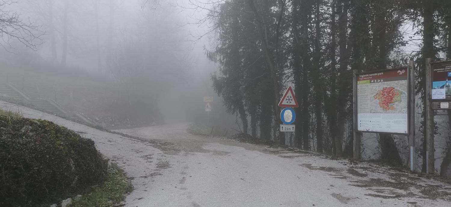 Cerkev Sv. Petra - Mrzli vrh slika 1