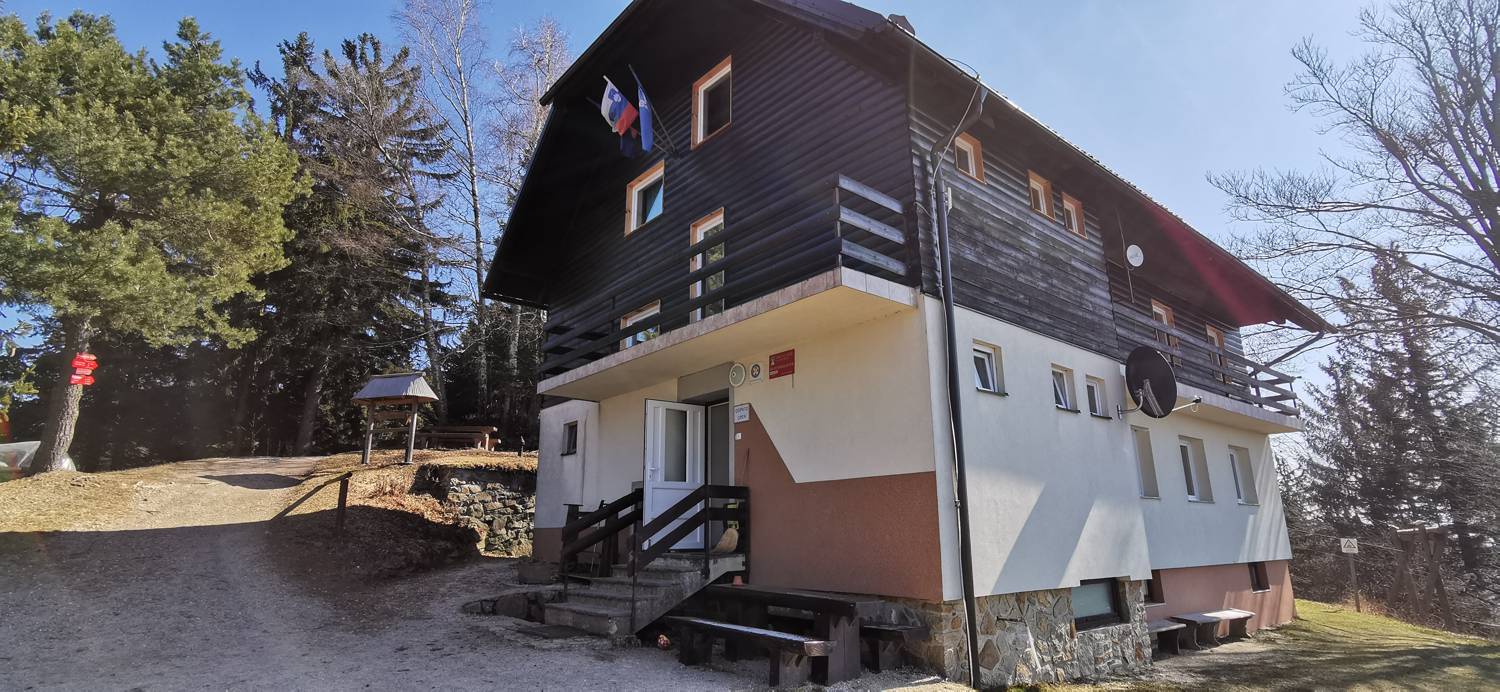 Koča pod Kremžarjevim vrhom main photo