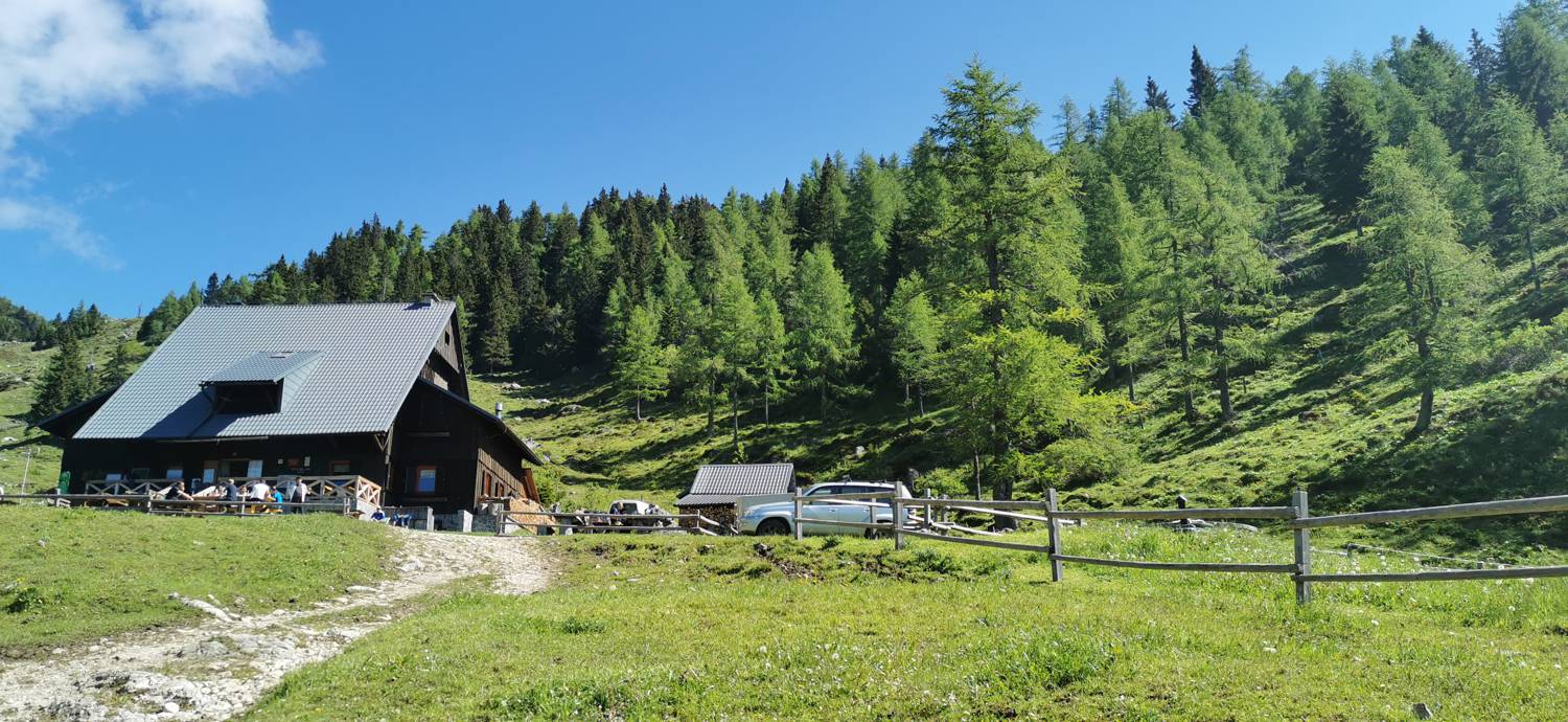 Planina Loka - Koča na Grohatu slika 4