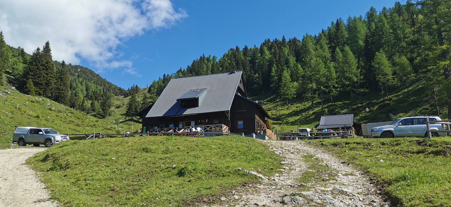 Planina Loka - Koča na Grohatu slika 5