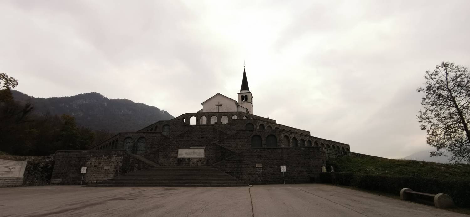 Italijanska kostnica - Tonocov grad slika 1