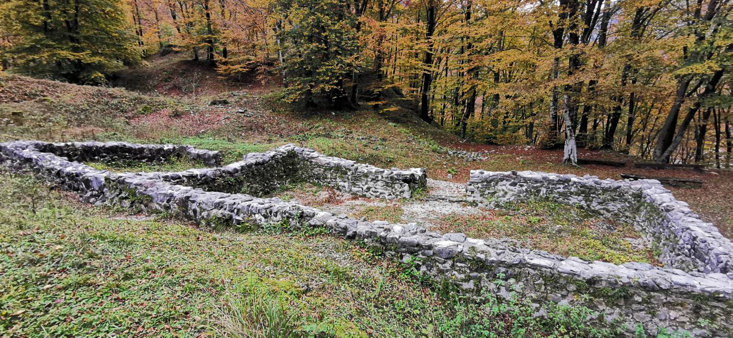 Italijanska kostnica - Tonocov grad slika 38