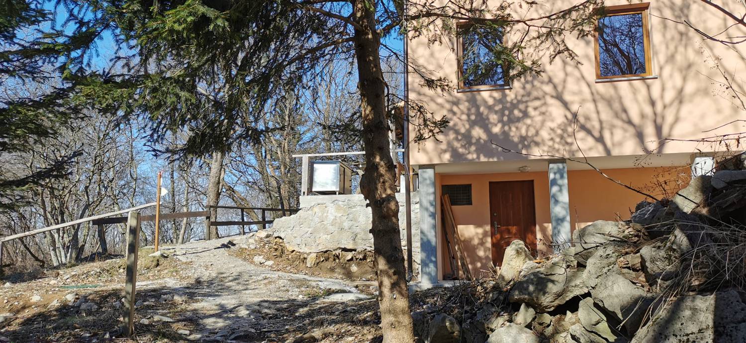 Parkirišče Lovska koča Dobrovo - Planinsko zavetišče na Koradi slika 20