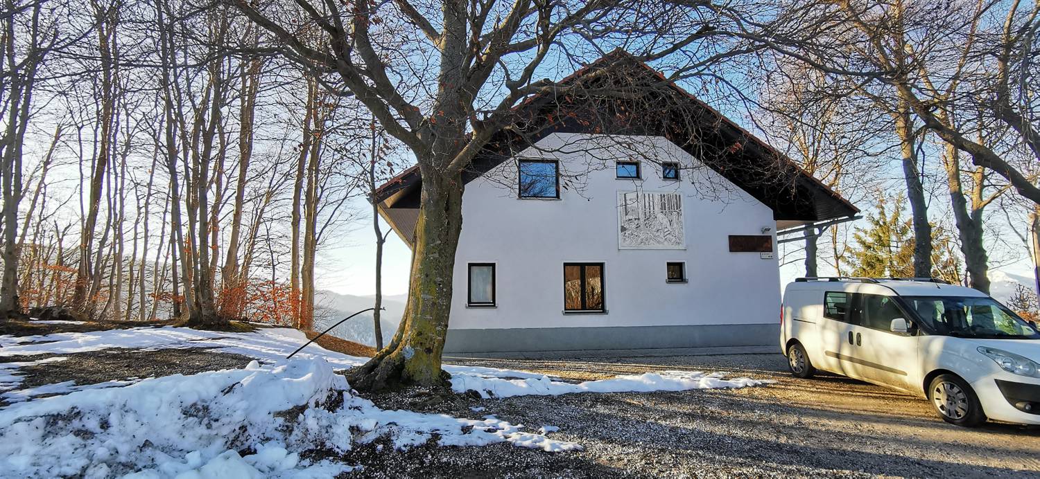 Lovska koča Lasce - Vrhovec (Šebreljski vrh) slika 1