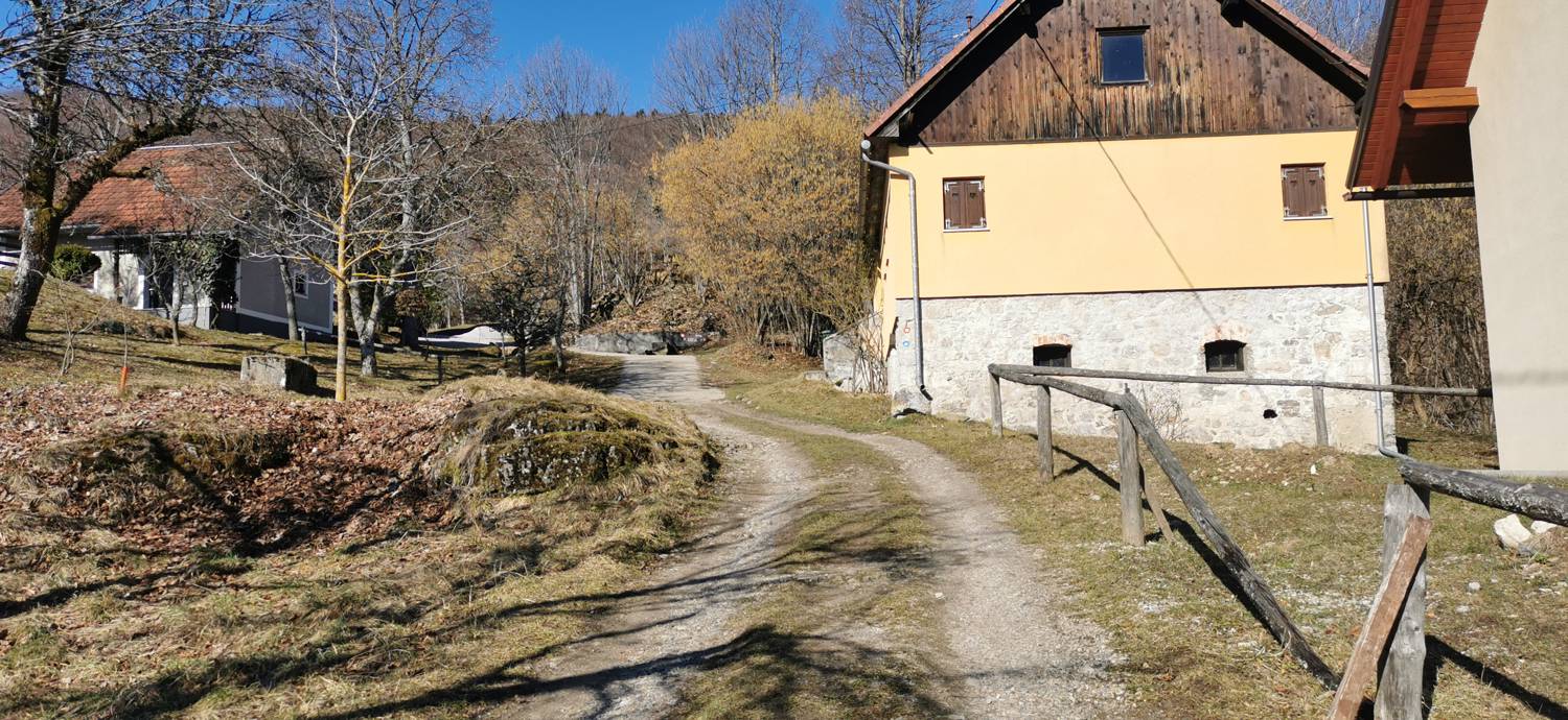 Planina (Mirna gora) - Dom na Mirni gori slika 8