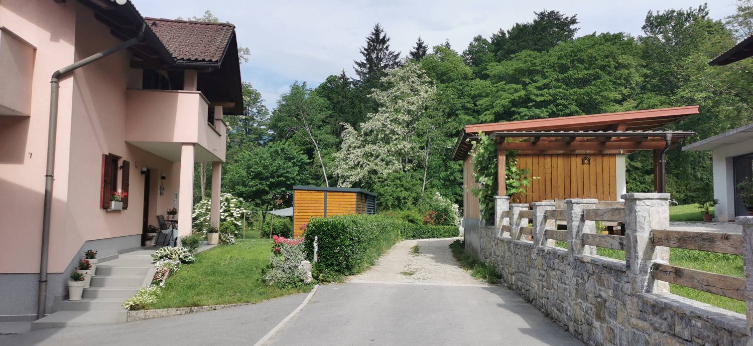 Kamno - Cerkev Svetega duha Libušnje slika 22