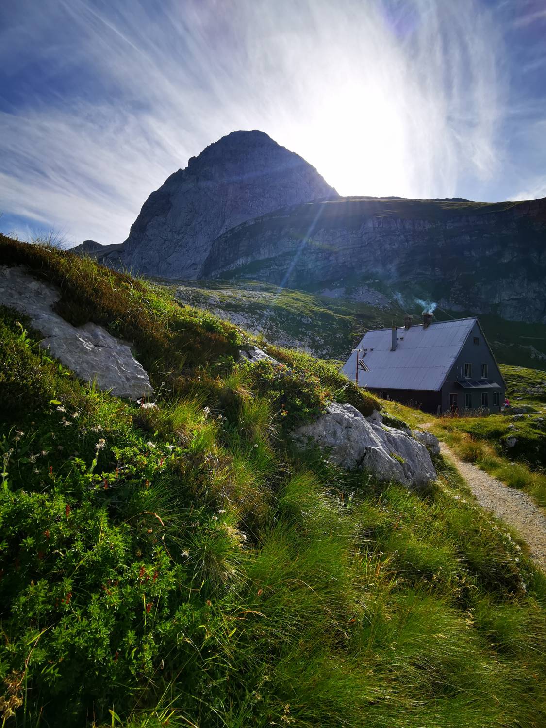 Mangartska koča na Mangartskem sedlu main photo