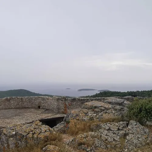 Vela Luka - Hum - glavna slika