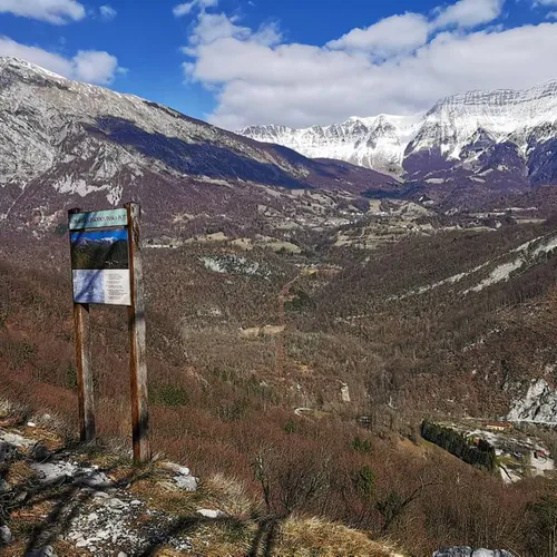 Italijanska kostnica - Razgledna točka Kobariške zgodovinske poti - glavna slika