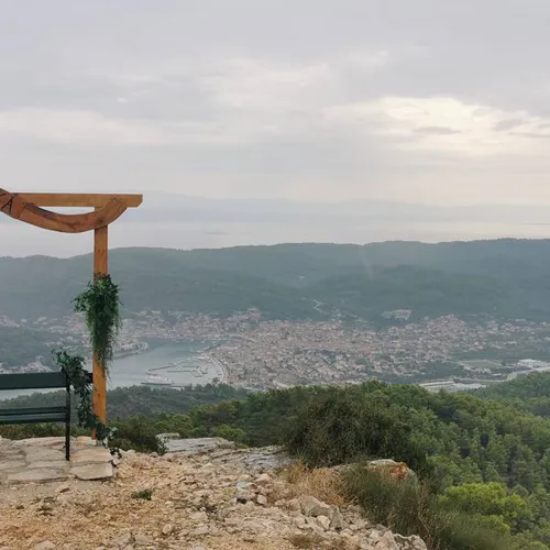 Vela Luka - Hum - glavna slika