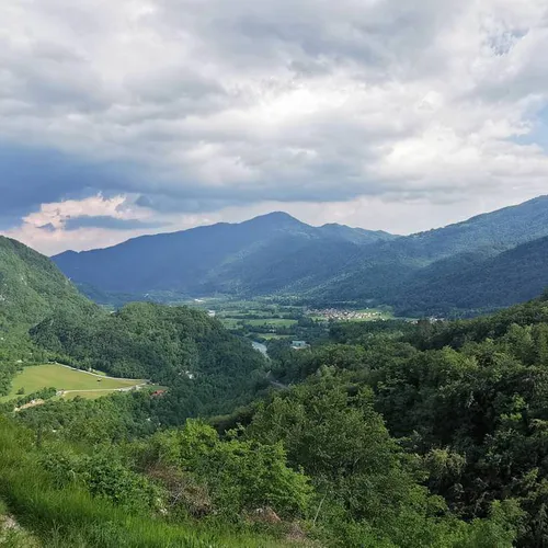 Parkirišče pri Kobaridu - Tonocov grad - glavna slika