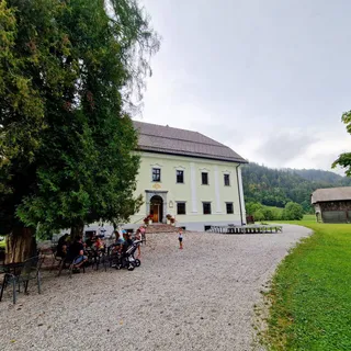 Dvorec Visoko main photo